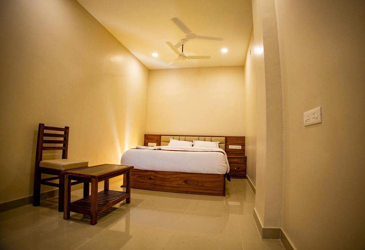 Kkm International Hotel Kuzhittura Ngoại thất bức ảnh