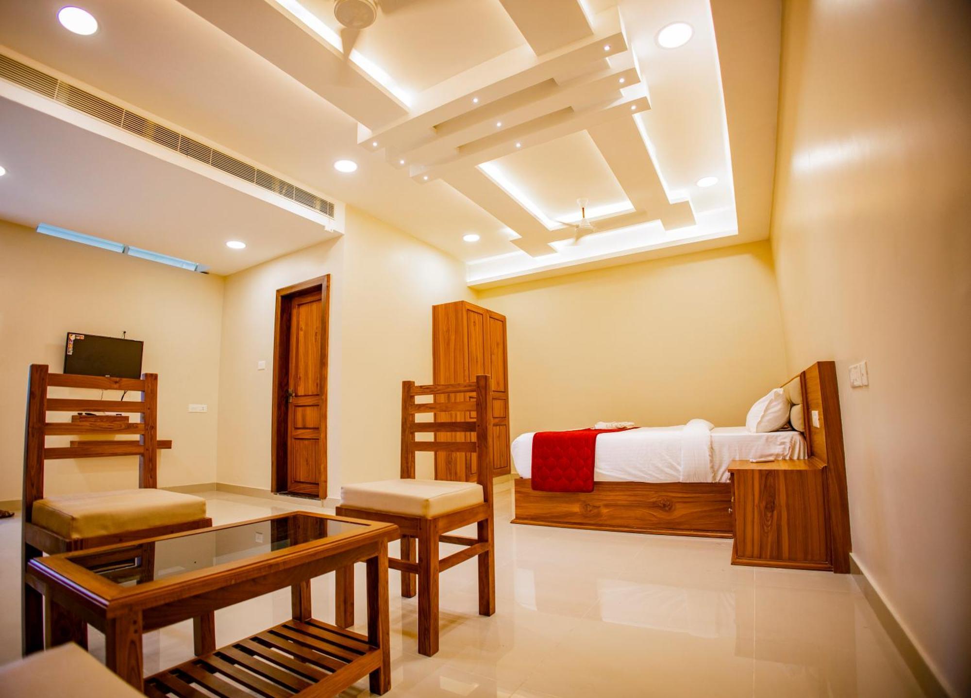 Kkm International Hotel Kuzhittura Ngoại thất bức ảnh